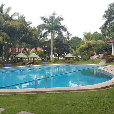 Phil Oasis Hotel & Resort Silang Esterno foto