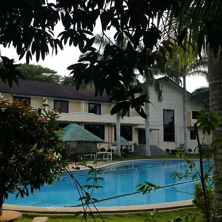 Phil Oasis Hotel & Resort Silang Esterno foto