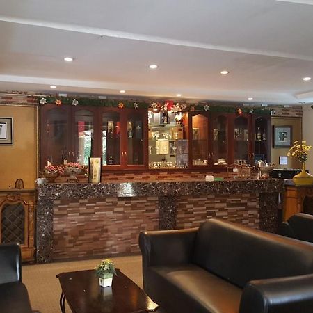 Phil Oasis Hotel & Resort Silang Esterno foto