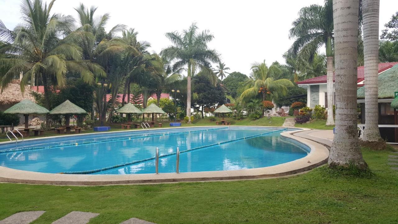 Phil Oasis Hotel & Resort Silang Esterno foto