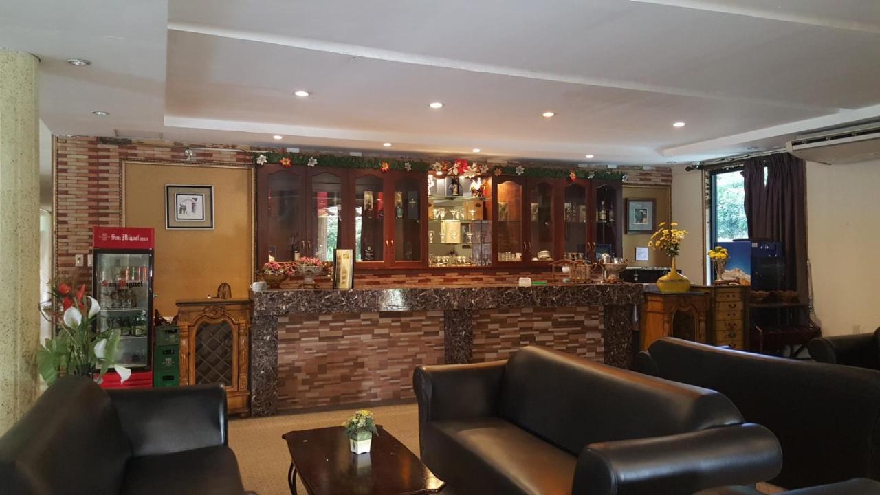Phil Oasis Hotel & Resort Silang Esterno foto