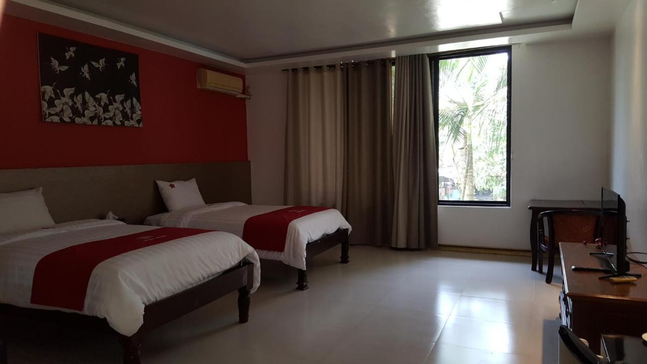 Phil Oasis Hotel & Resort Silang Esterno foto