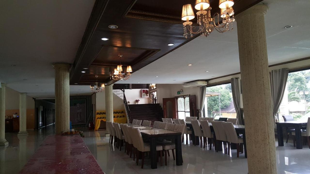 Phil Oasis Hotel & Resort Silang Esterno foto