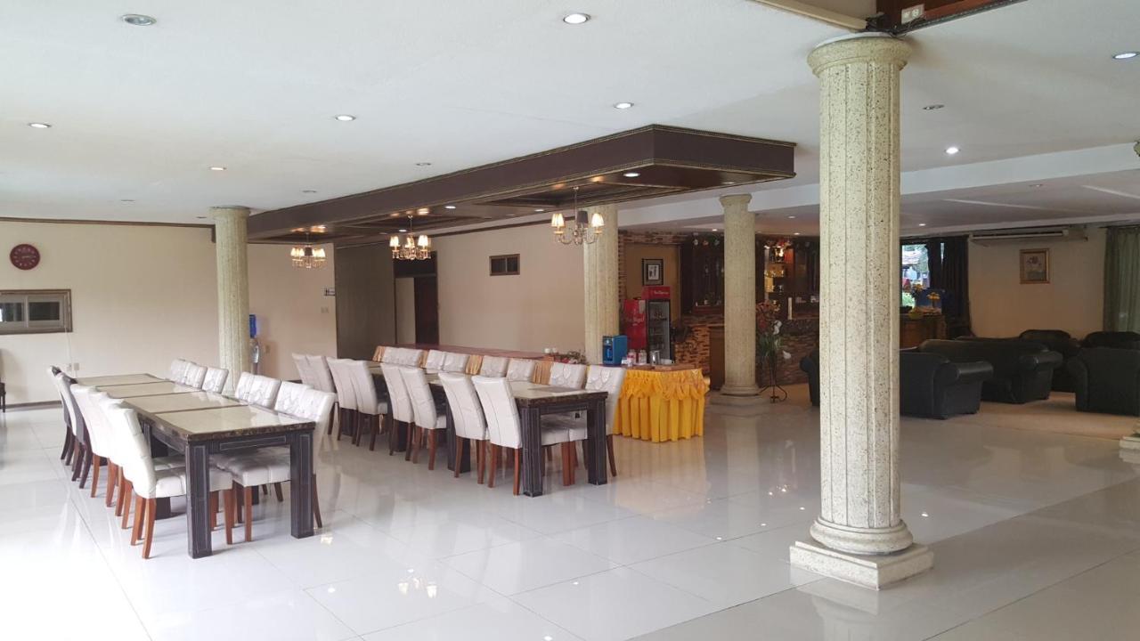 Phil Oasis Hotel & Resort Silang Esterno foto