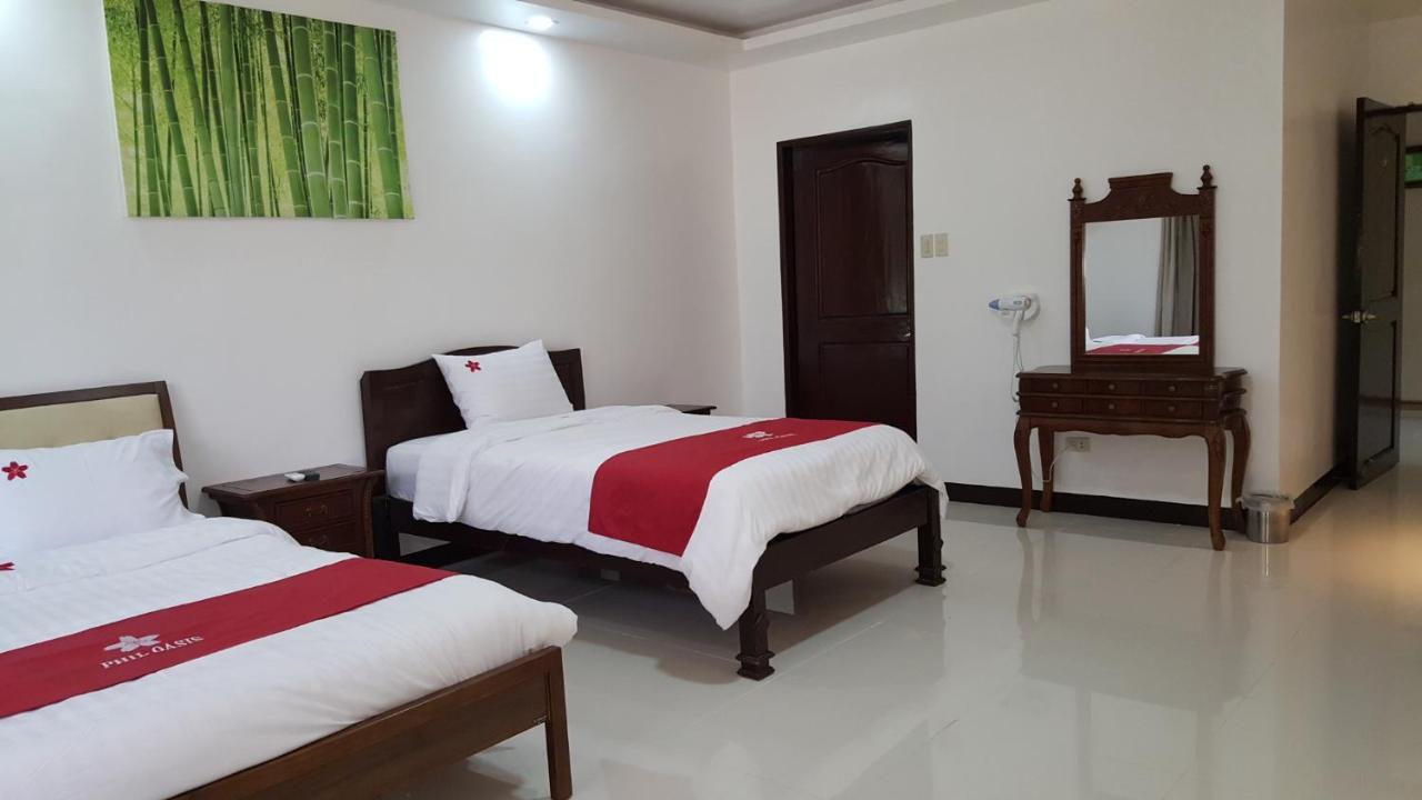 Phil Oasis Hotel & Resort Silang Esterno foto